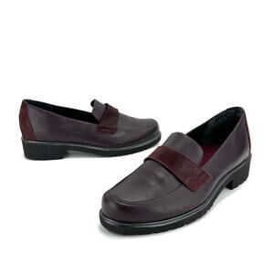 Munro American Geena Women Loafer Size 8 Wine/Red Leather Moc-Toe Low Block Heel